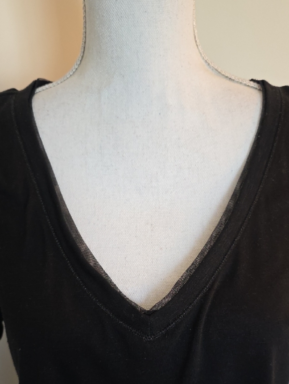 Black V-Neck Short Sleeve Women's Top - Picture 2 of 5